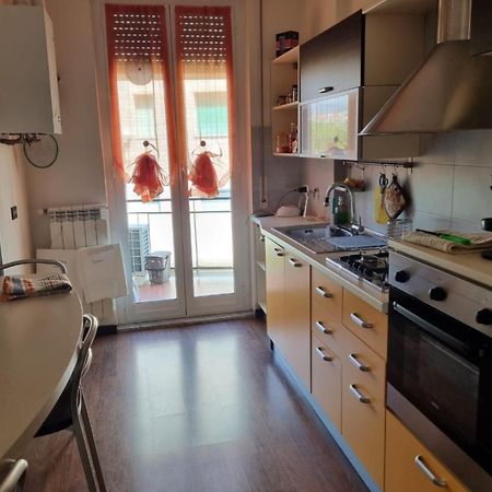 House Of Fly With Sea View, Front The Beach Savona Buitenkant foto