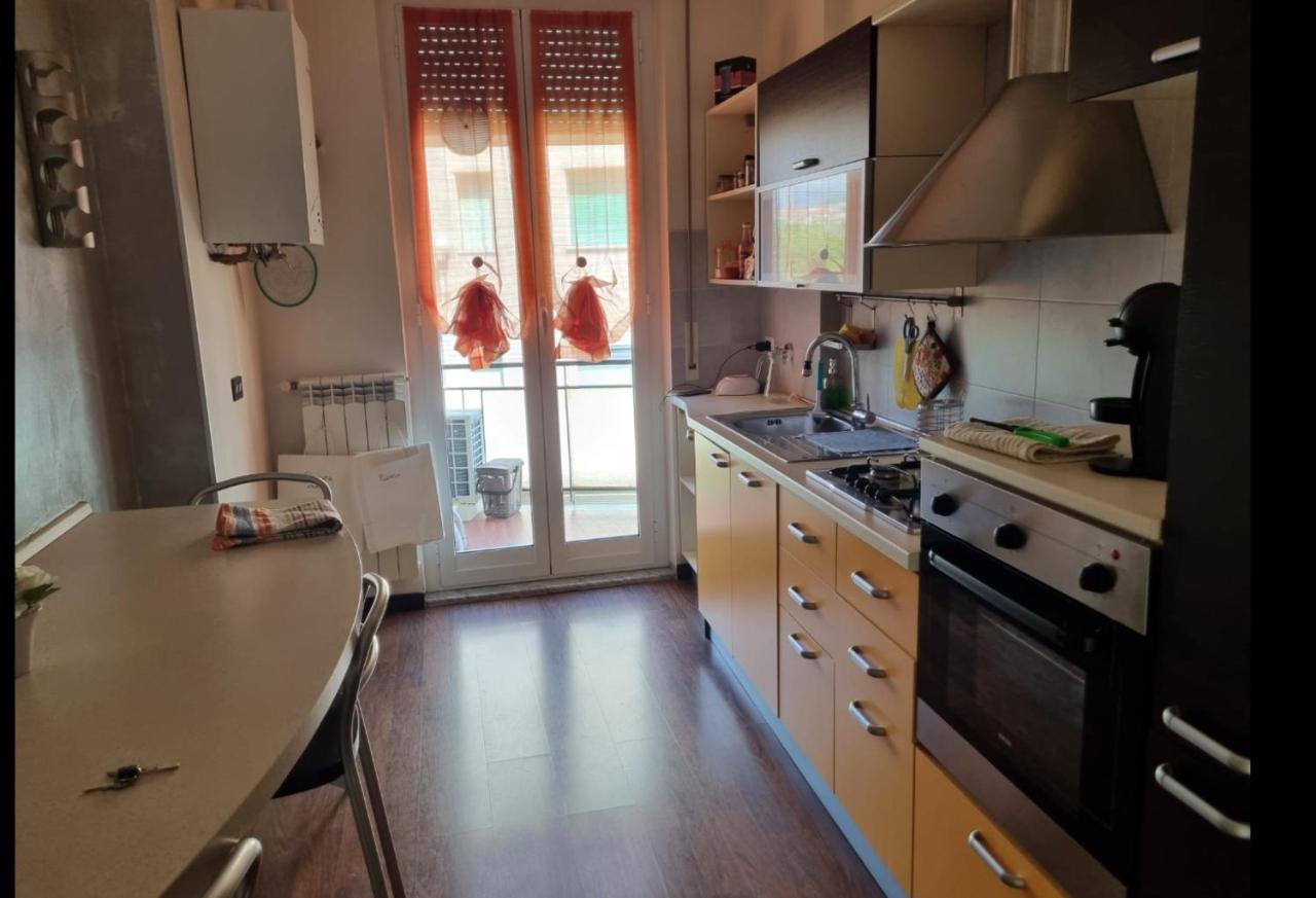House Of Fly With Sea View, Front The Beach Savona Buitenkant foto