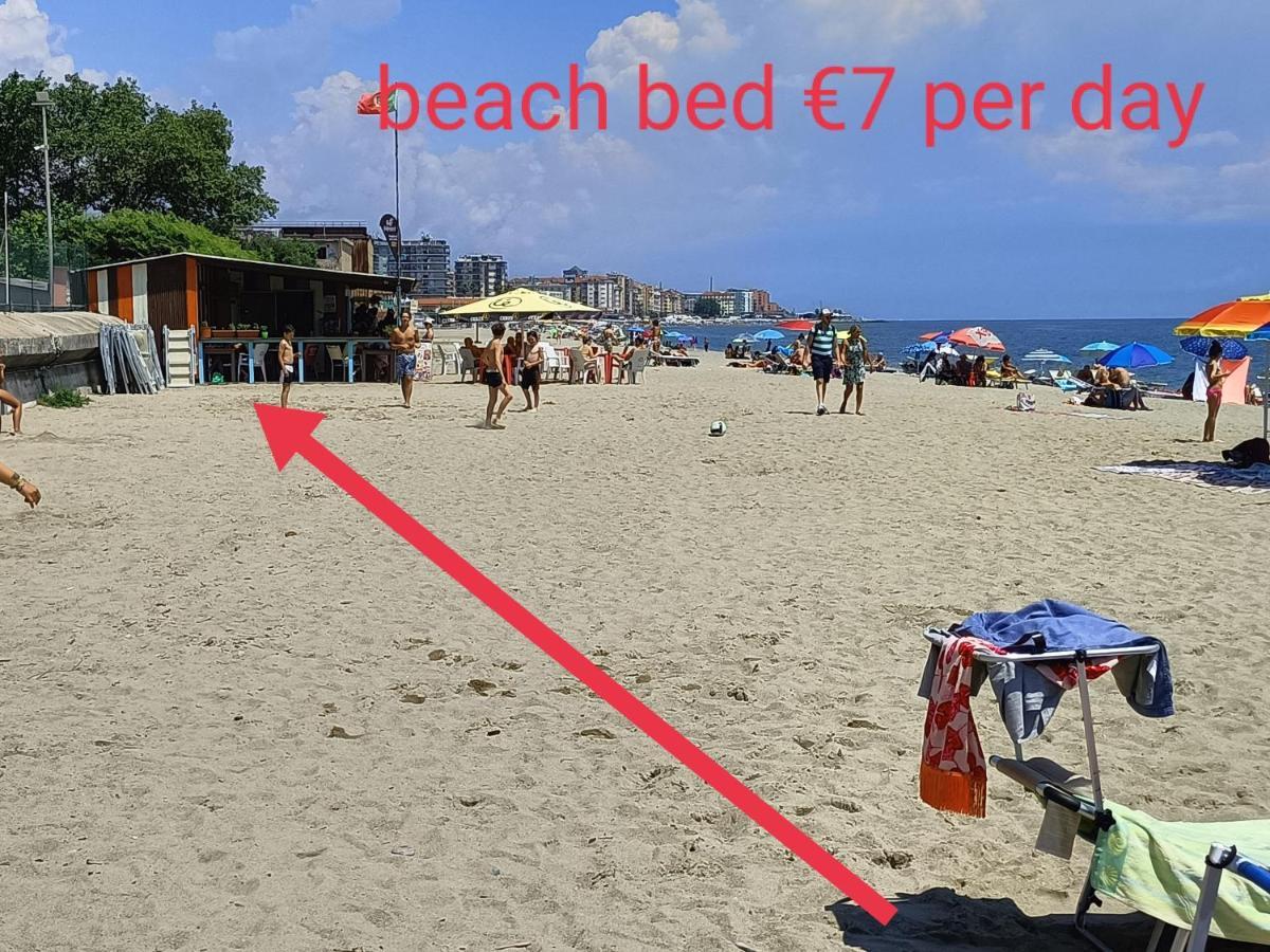 House Of Fly With Sea View, Front The Beach Savona Buitenkant foto